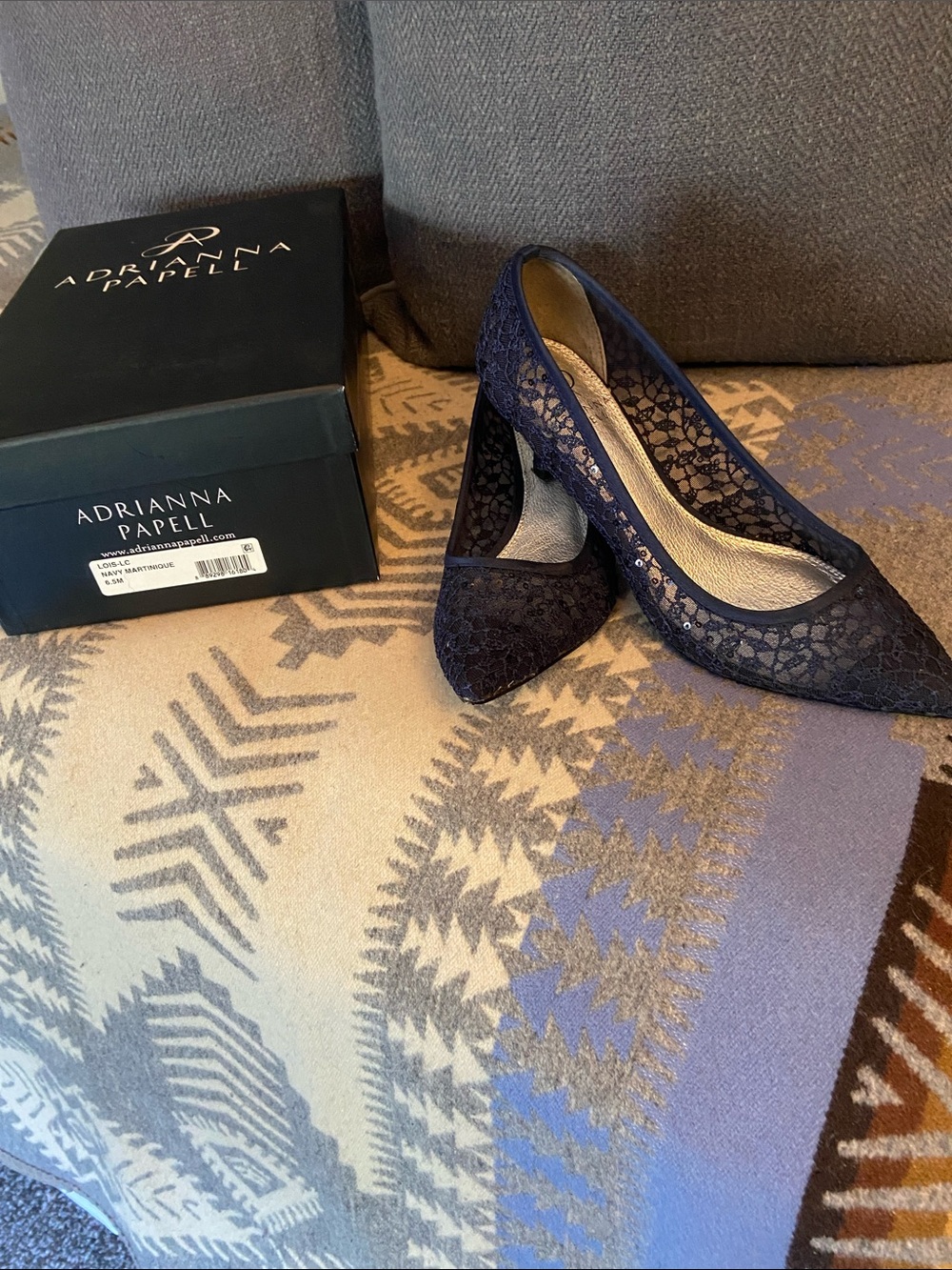 Adrianna Papell Navy blue sequined lace and satin kitten heels, size 61/2.